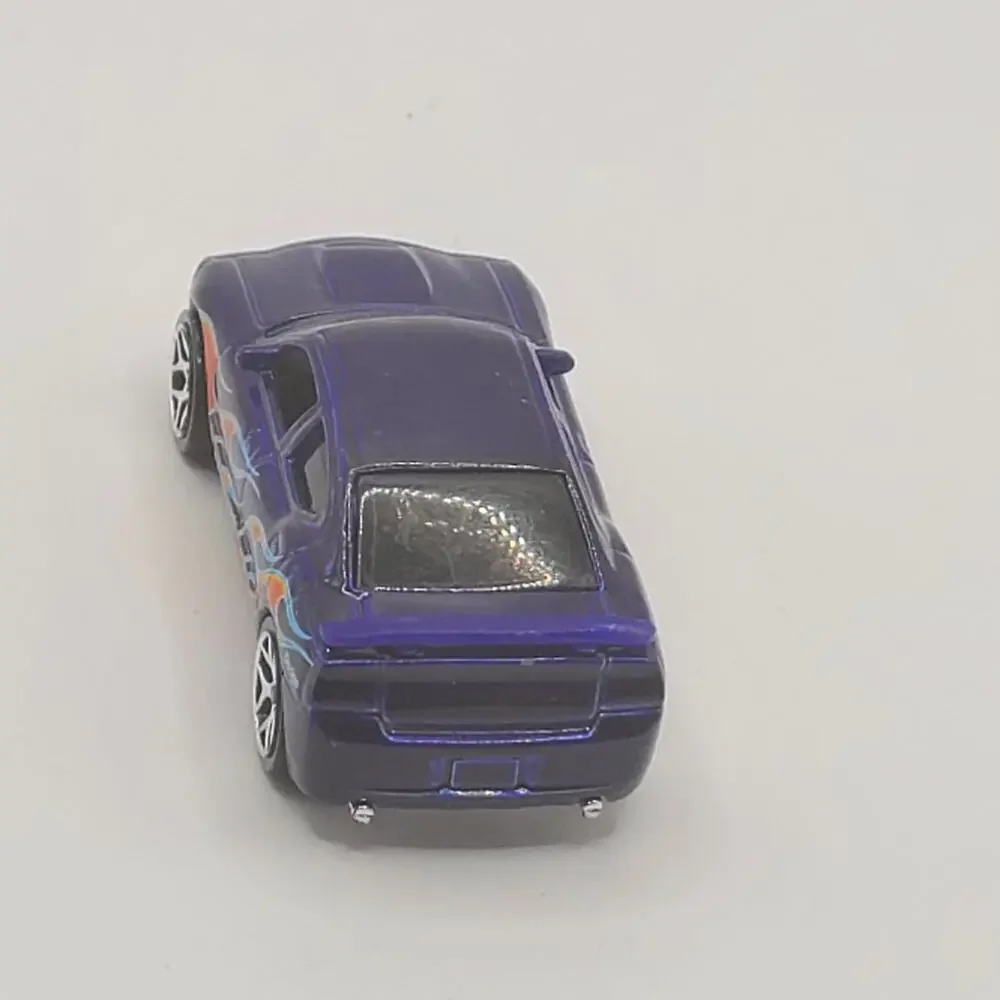 2005 HOT WHEELS PURPLE DODGE CHARGER SRT8 WITH FLAMES LOOSE 1:64 Thailand